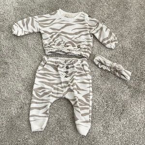 Baby Jessica Simpson  2 piece lounge outfit